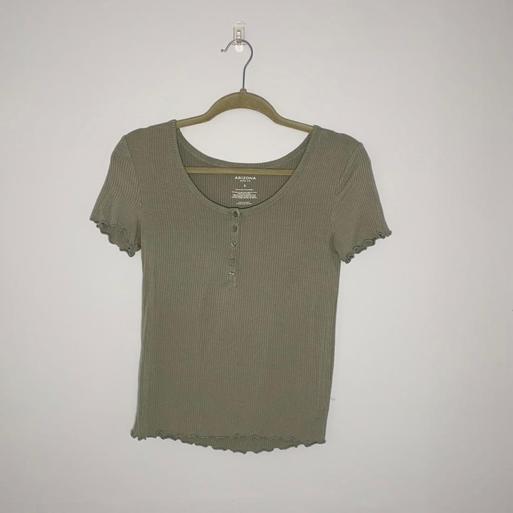Green low neck T-shirt